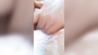 Diciottenne si masturba nella vasca