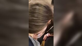 Pompino giovane fidanzata che ingoia lo sperma