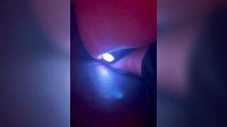 Dildo luminoso in culo moglie italiana