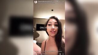 Naomi De Crescenzo - Volete vedere il bacio lesbo con reby - Diretta Of