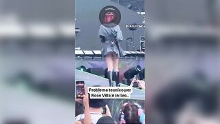 Rose Villain eccitante upskirt in concerto