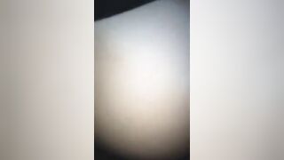 Fa la timida e non mostra la fica ma il cazzo lo prende eccome