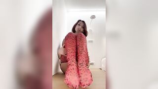 Ti piace il mio nuovo completino? Credo mi preferisca senza vero?