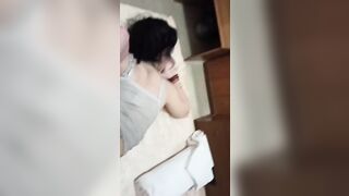 Grida di piacere chiavata a pecorina