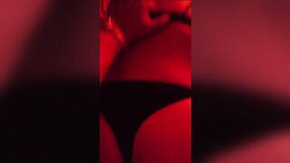 Chiavata in mutandine e reggiseno