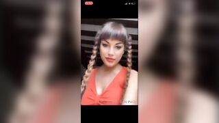 Francesca De Andre mostra le tette video porno OF