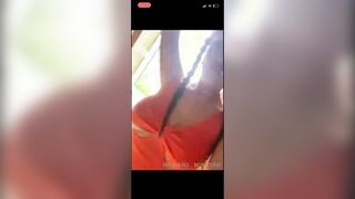 Francesca De Andre mostra le tette video porno OF