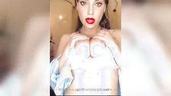 Francesca de Andre' video porno su ItPornIt