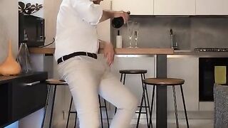 Invito a cena collega che ci sta e si fa scopare