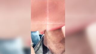 Giuia pompinara ingoia lo sperma