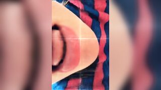 Giuia pompinara ingoia lo sperma