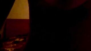 Mary si scopa il culo a pecorina