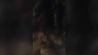 Fidanzata italiana ricciolina che fa un pompino