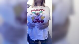 Mady esibizionismo  nel bagno in aereo