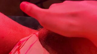 Ditalino zoccola con fica pelosa