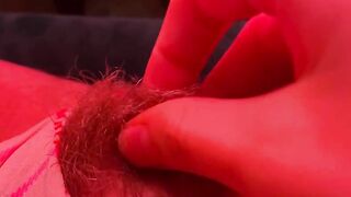 Ditalino zoccola con fica pelosa