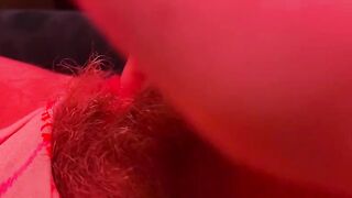 Ditalino zoccola con fica pelosa