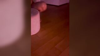 Moglie di cremona si accarezza la fica