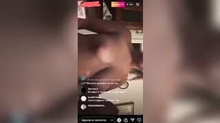 Ragazza italiana in live instagram in topless
