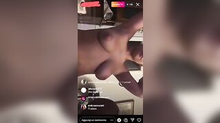 Ragazza italiana in live instagram in topless