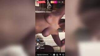 Ragazza italiana in live instagram in topless