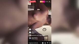 Ragazza italiana in live instagram in topless