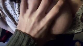 Palpata di tette moglie