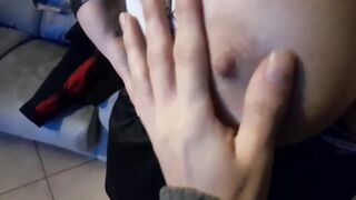 Palpata di tette moglie