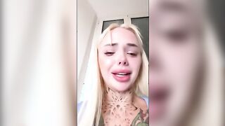 NotPaoline piange perchè è incinta del Dottor Bavaro e lui non lo vuole