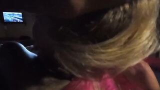 Pompino moglie bionda italiana con maschera