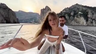 Scopata in barca con la turista troia americana