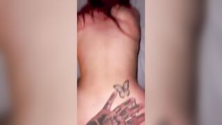 Fidanzata coi capelli rossi scopata a pecora con venuta in bocca Pov