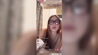 Non guardate le mani ma li bracci Diretta Bigo biondina romana