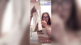 Non guardate le mani ma li bracci Diretta Bigo biondina romana