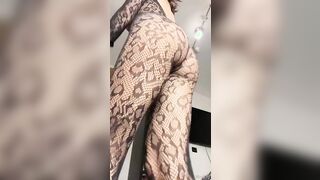 Tutina sexy morettina tettona