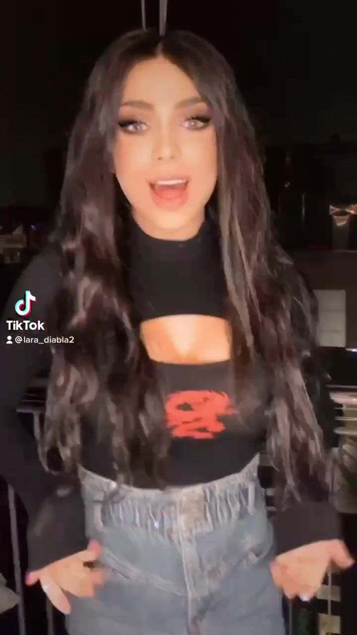 Lara Diabla body trasparente TikTok
