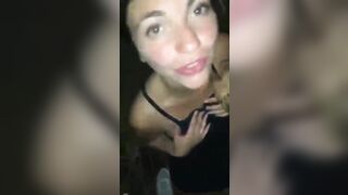 Italiana spompina due cazzi