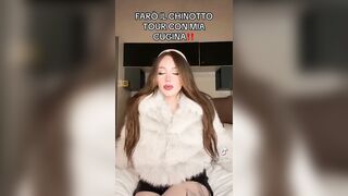 Sophie Sapphire - Faccio il chinotto tour con mia cugina