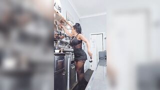 Barista sexy e molto troia