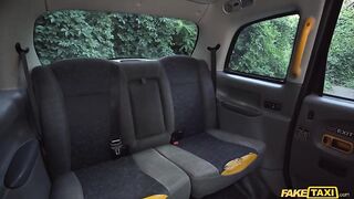 Elena Spano scopata in macchina video porno NEW FakeTaxi