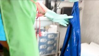 Sheila Capriolo pulizie di casa in autoreggenti e perizoma Vip italiane social