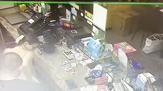 Telecamera nascosta spy al bar coppia italiana che scopa