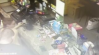 Telecamera nascosta spy al bar coppia italiana che scopa