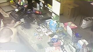 Telecamera nascosta spy al bar coppia italiana che scopa