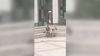 STO VIDEO VA FATTO GIRARE - Coppia esibizionista italiana scopa davanti alla pizzeria