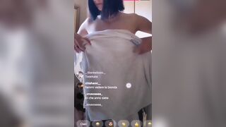 Per la seconda volta ops tette in live