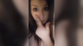 Riccardo me la dai la sborra? Mi riempi di sborra questo visino amore