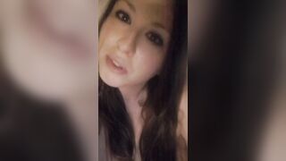 Riccardo me la dai la sborra? Mi riempi di sborra questo visino amore