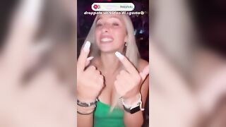 Fica bionda italiana in discoteca