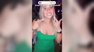 Fica bionda italiana in discoteca